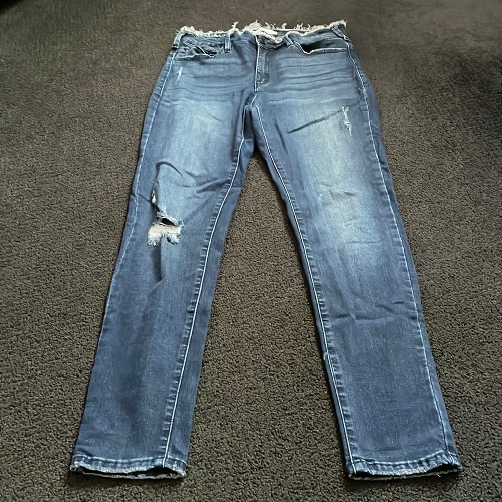 KanCan, Kiri Low Rise Skinny Distressed Jean SZ 30